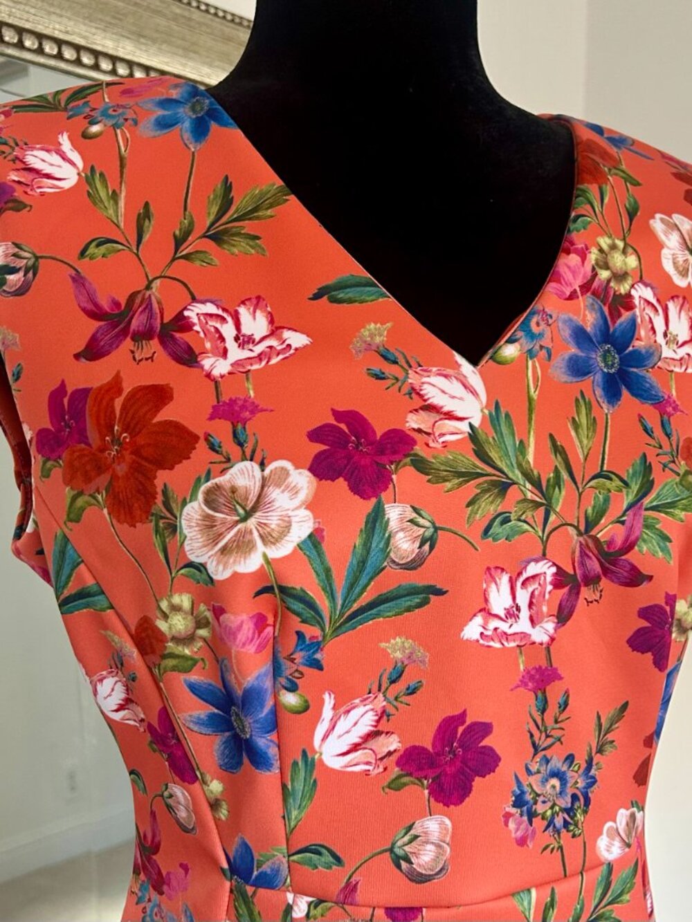 Calvin Klein Coral Floral Scuba Sleeveless V-Neck Midi Sheath Dress 8 - Picture 3 of 9